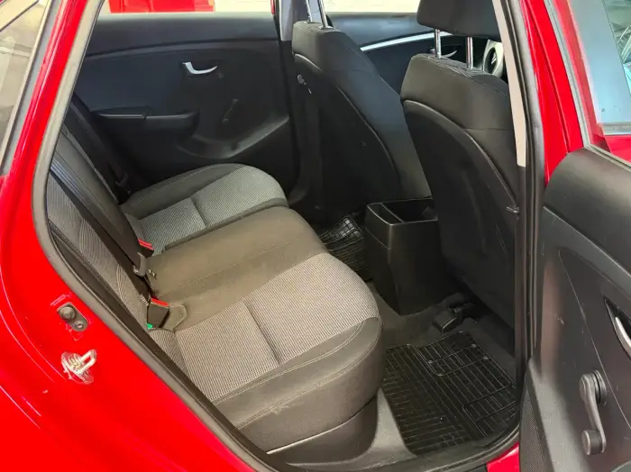 Hyundai i30 photo 18