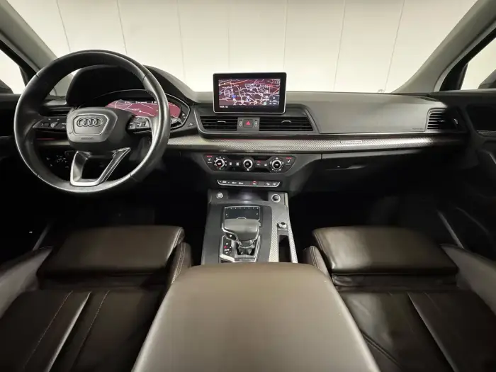 Audi Q5 photo 8