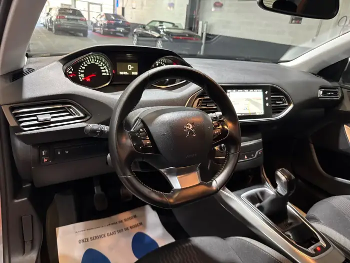 Peugeot 308, photo 6