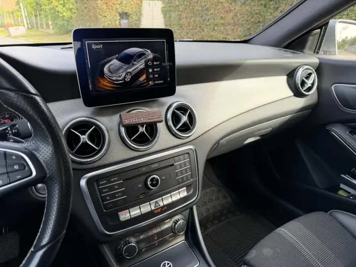 Mercedes-Benz CLA 180, photo 12
