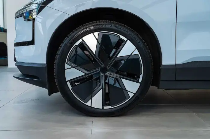 Volvo EX30 foto 9