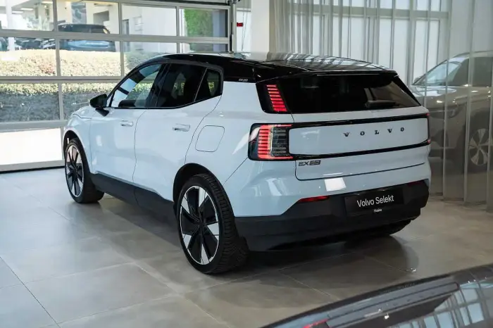 Volvo EX30 foto 2