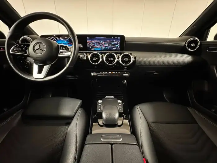 Mercedes-Benz A 180 photo 8
