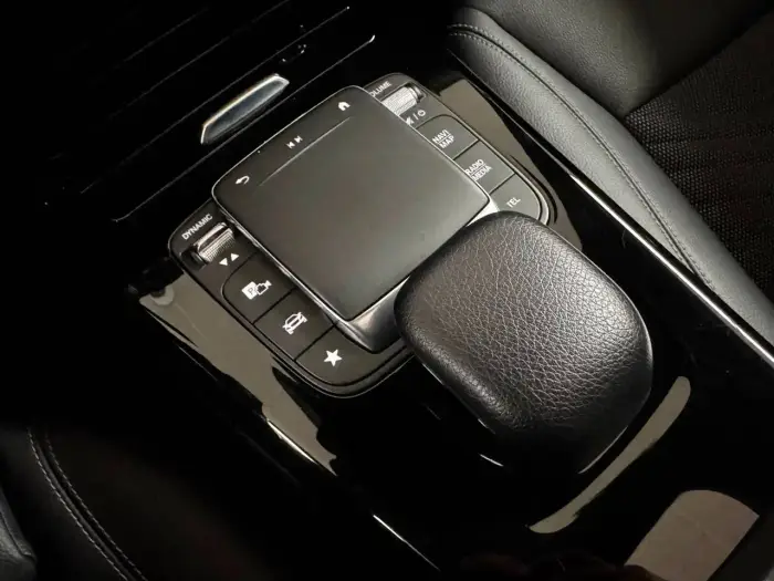 Mercedes-Benz A 180 photo 18