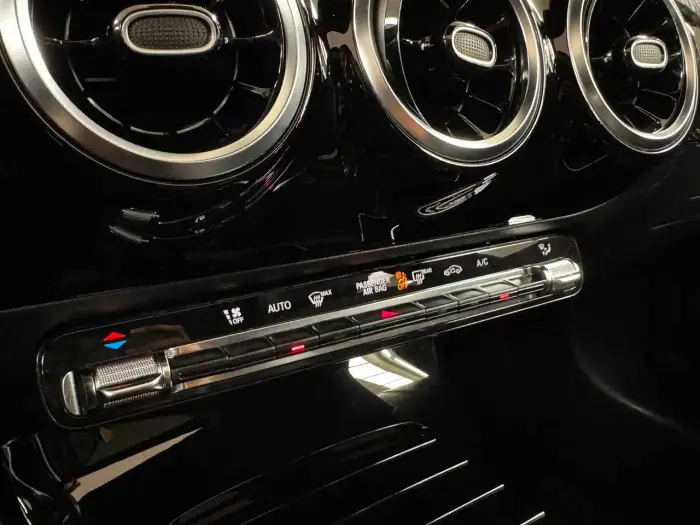 Mercedes-Benz A 180 photo 17
