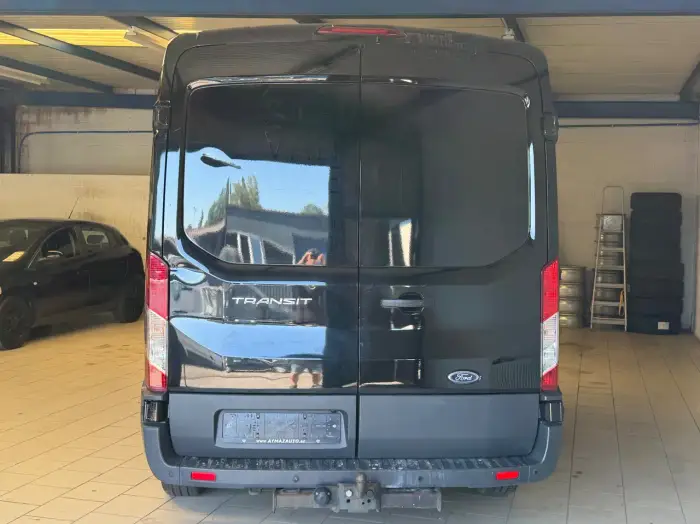Ford Transit photo 7