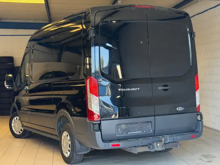 Ford Transit photo 5