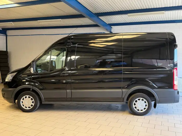 Ford Transit photo 10