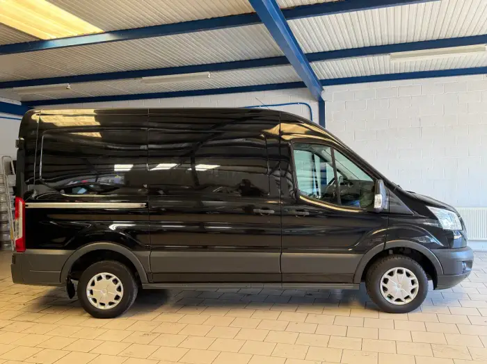 Ford Transit photo 4