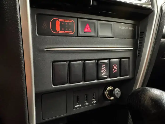 Mitsubishi L200, photo 16