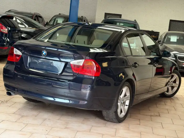 BMW 318 photo 9