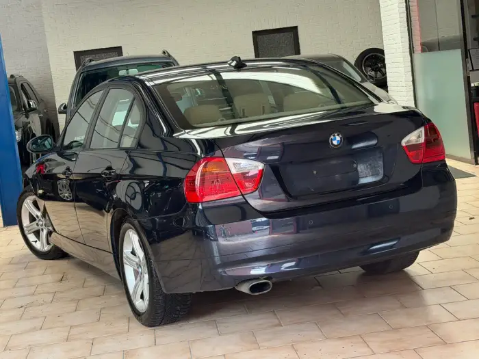 BMW 318 photo 4