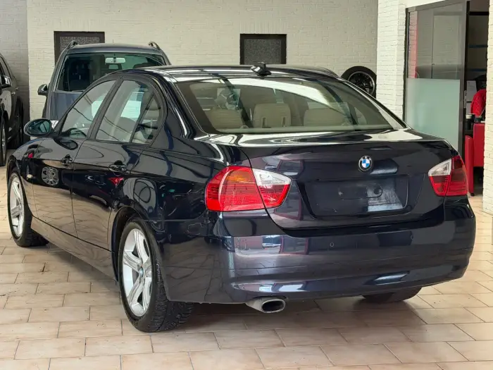 BMW 318 photo 6