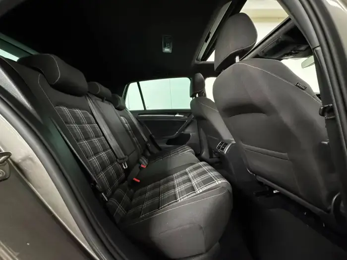 Volkswagen Golf GTD foto 27