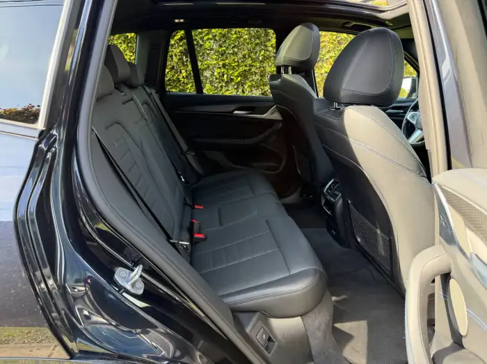 BMW iX3, photo 28