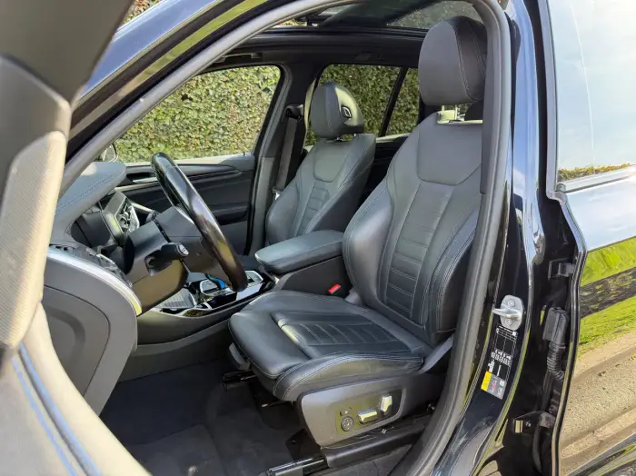 BMW iX3, photo 9