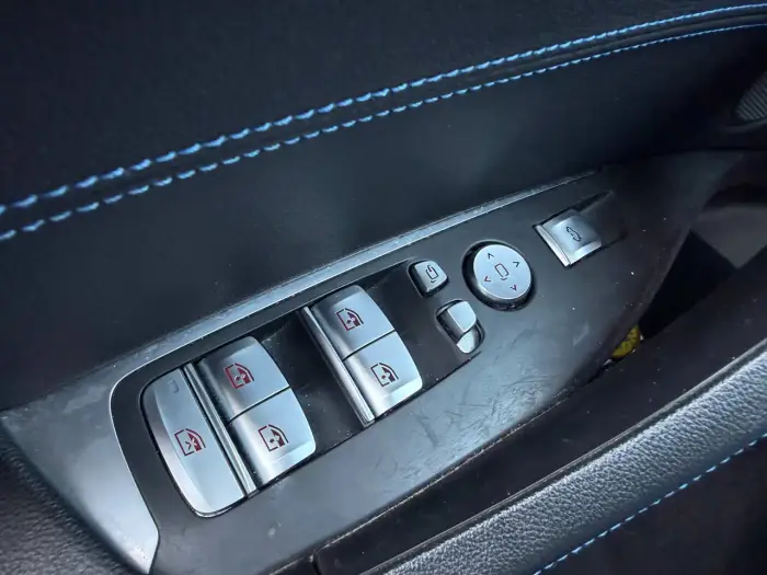 BMW iX3, photo 25