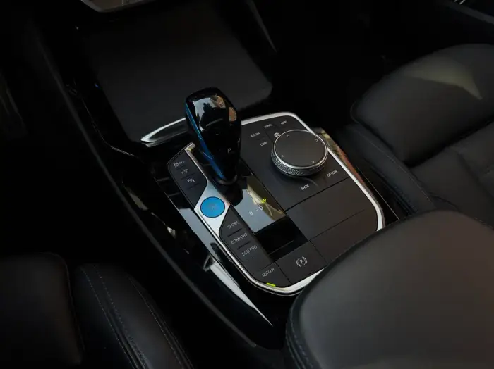 BMW iX3, photo 12