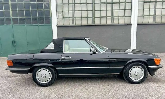Mercedes-Benz SL 300 photo 18