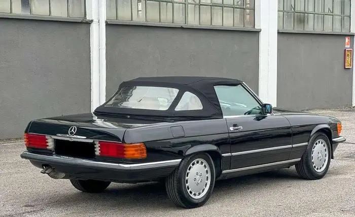 Mercedes-Benz SL 300 photo 17