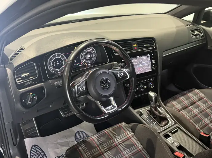 Volkswagen Golf GTI, photo 11