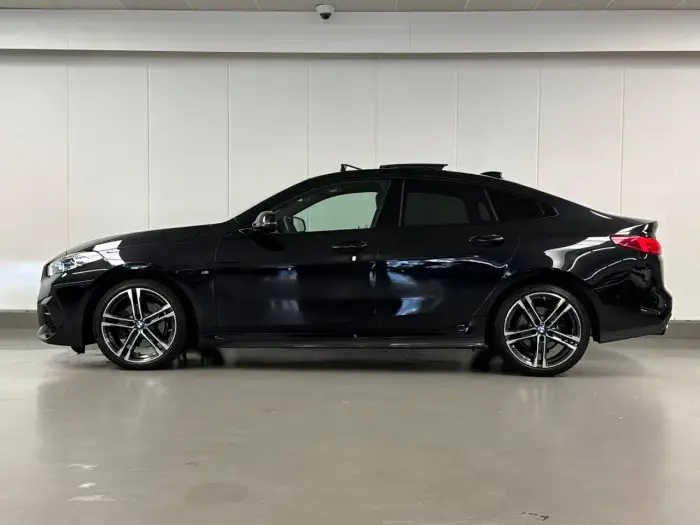 BMW 218, photo 2