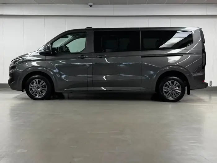 Ford Tourneo Custom, photo 2