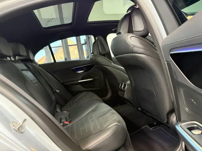 Mercedes-Benz C 200 photo 8