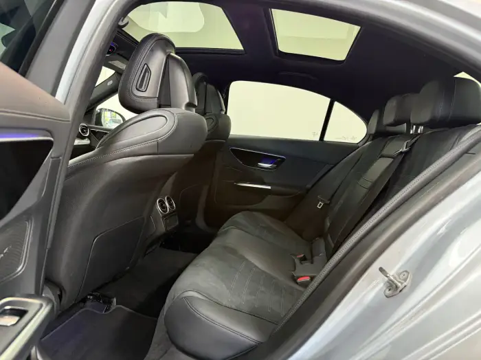 Mercedes-Benz C 200 photo 9