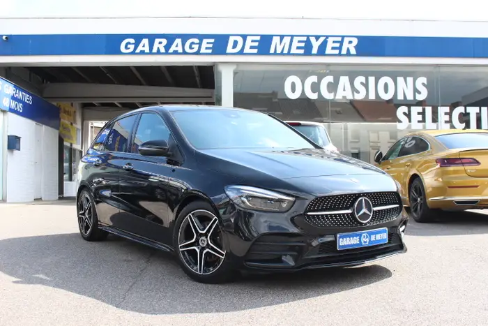 Mercedes-Benz B 180