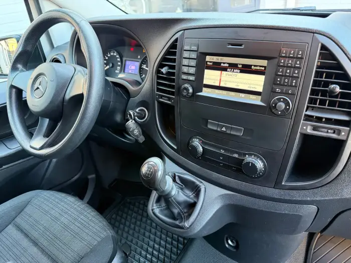 Mercedes-Benz Vito photo 9
