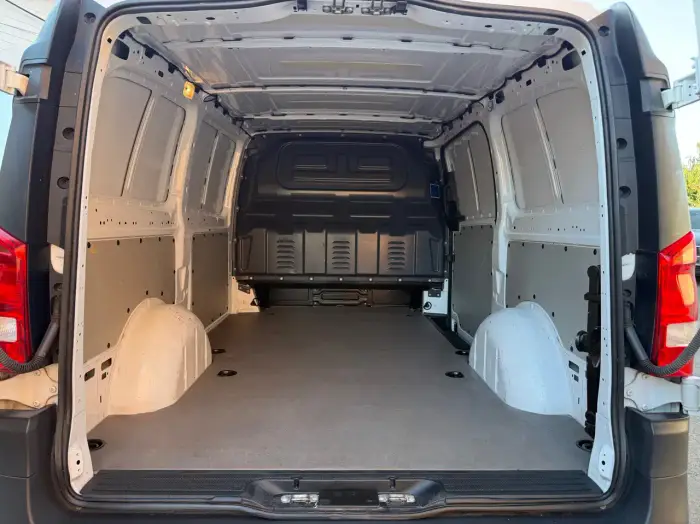 Mercedes-Benz Vito photo 10