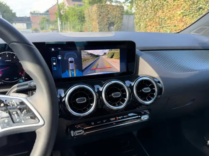 Mercedes-Benz GLA 180 foto 13