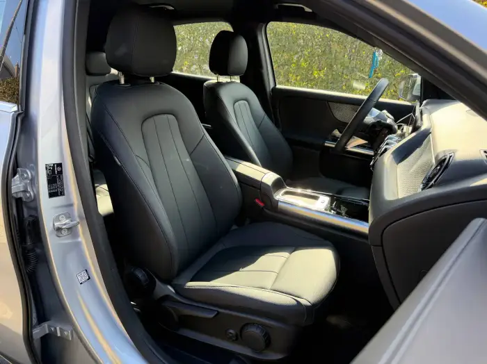 Mercedes-Benz GLA 180 foto 16