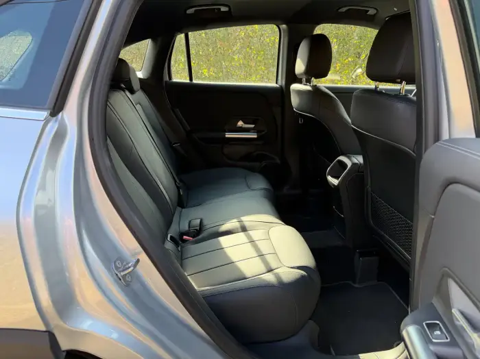 Mercedes-Benz GLA 180 foto 15