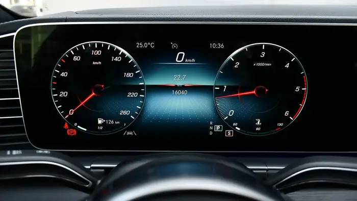 Mercedes-Benz GLE 400 photo 15