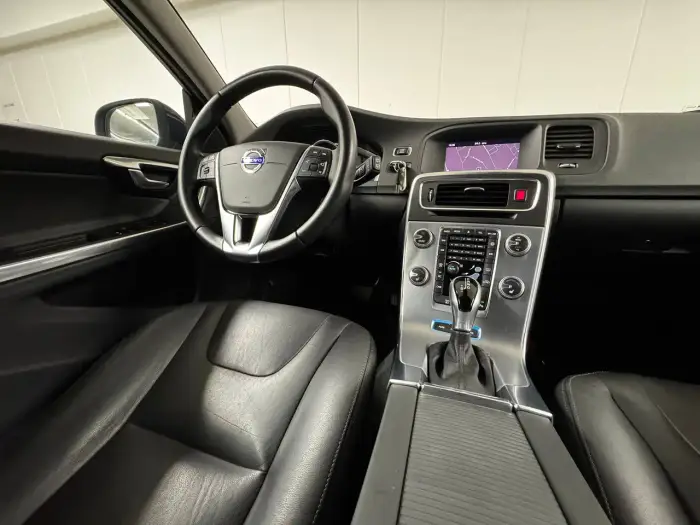 Volvo V60, photo 10