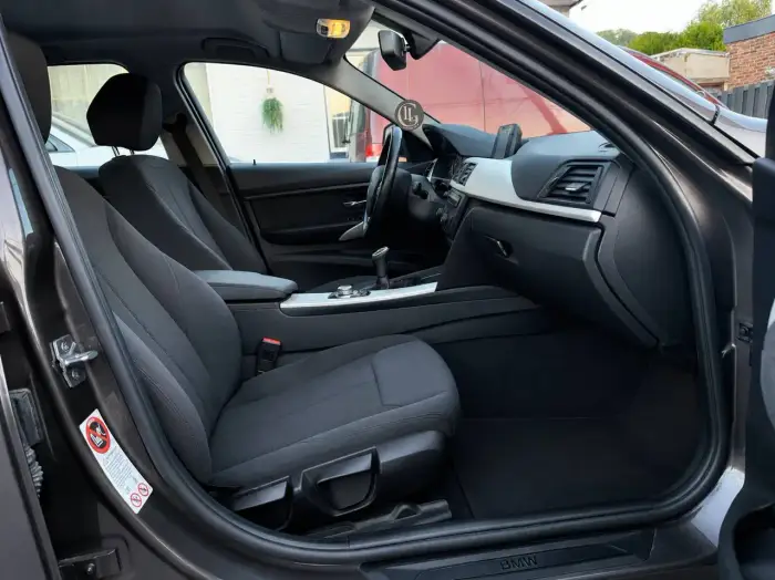 BMW 318 foto 8