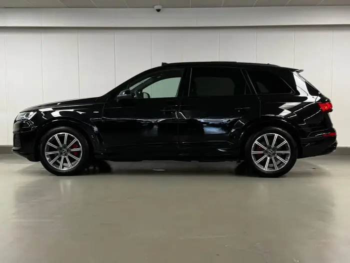 Audi Q7 photo 2