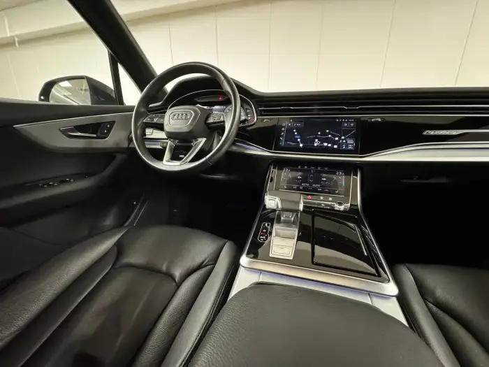 Audi Q7 photo 10