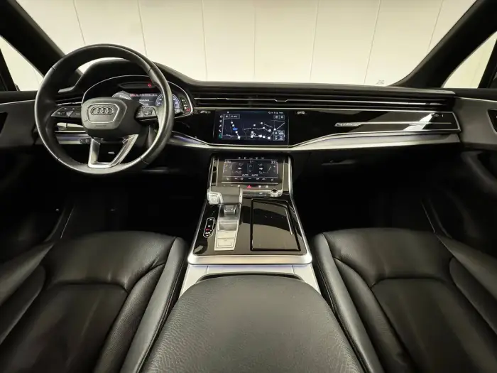 Audi Q7 photo 9