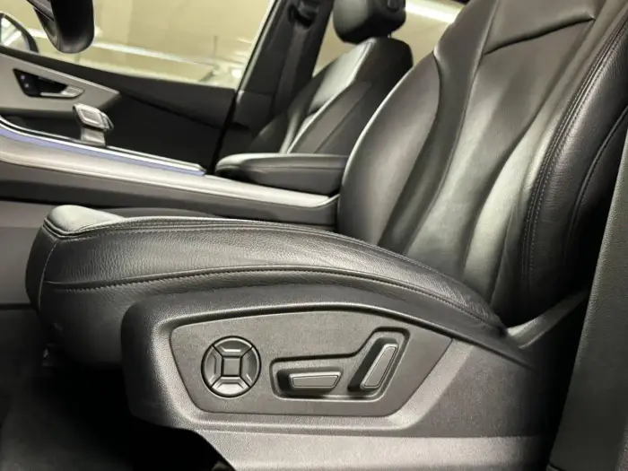 Audi Q7 photo 24