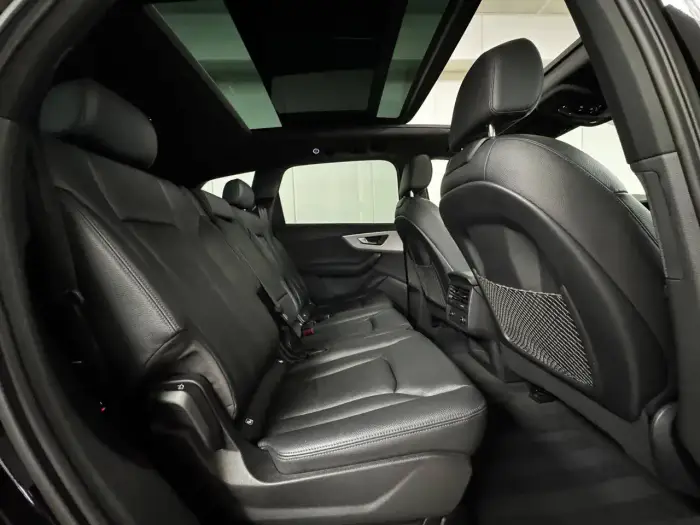 Audi Q7 photo 28