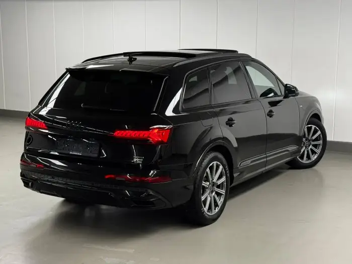 Audi Q7 photo 6
