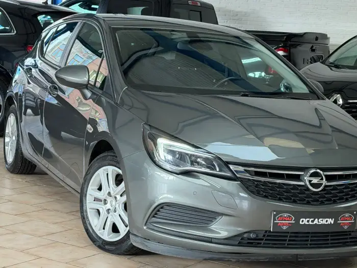 Opel Astra photo 2