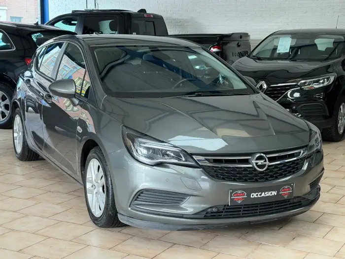 Opel Astra photo 3