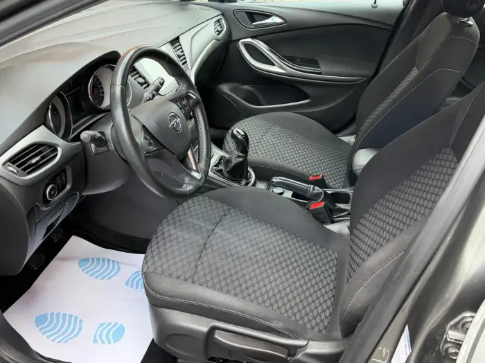 Opel Astra photo 16