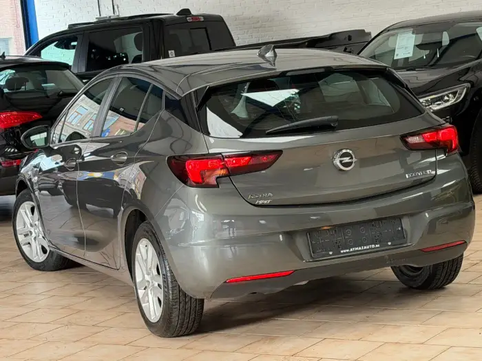 Opel Astra photo 4