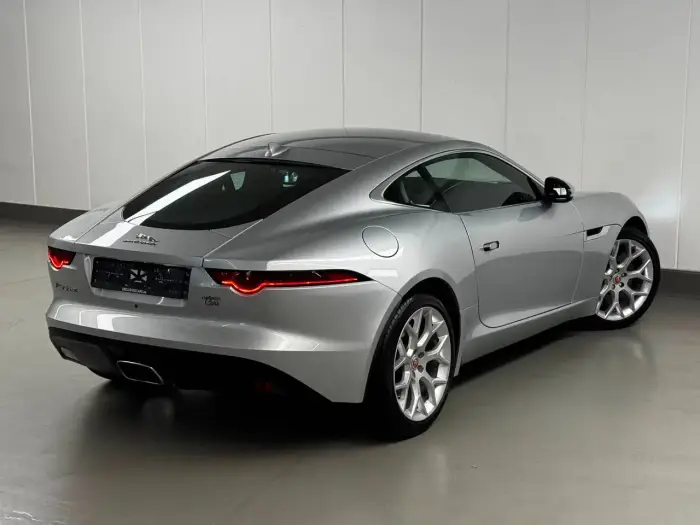 Jaguar F-Type photo 6