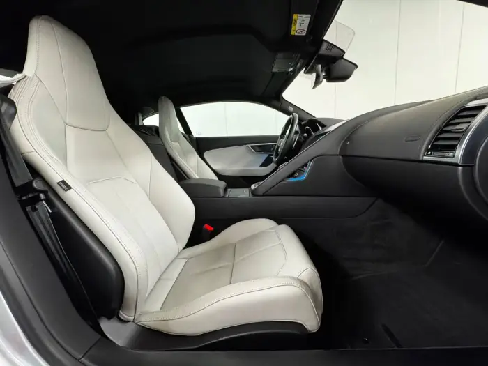 Jaguar F-Type photo 24